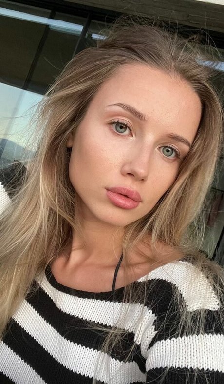 Polina Malinovskaya photo 281