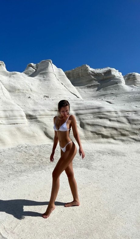Polina Malinovskaya photo 300