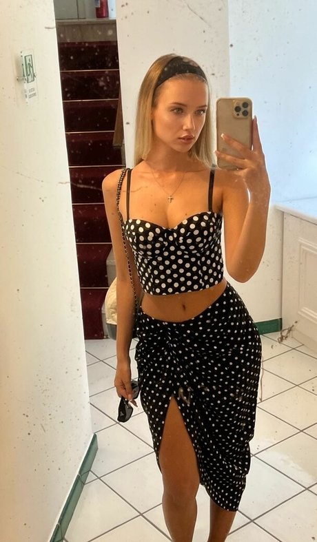 Polina Malinovskaya photo 336