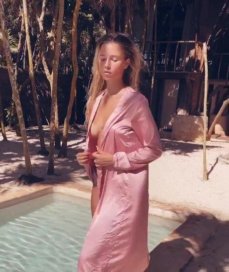 Polina Malinovskaya photo 386