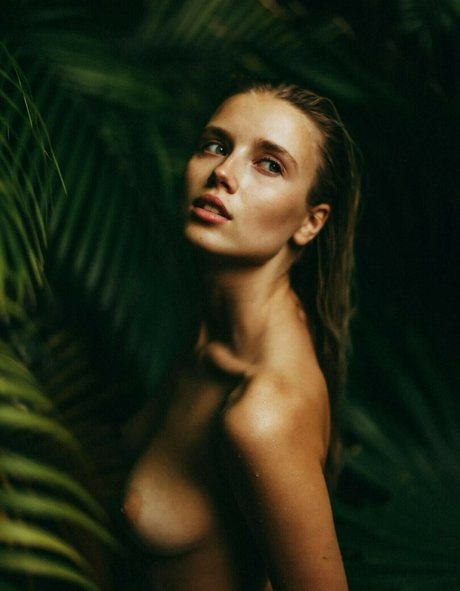 Polina Malinovskaya photo 436