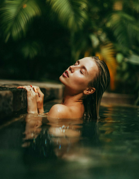 Polina Malinovskaya photo 443