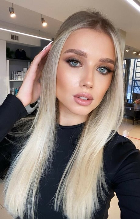 Polina Malinovskaya photo 459