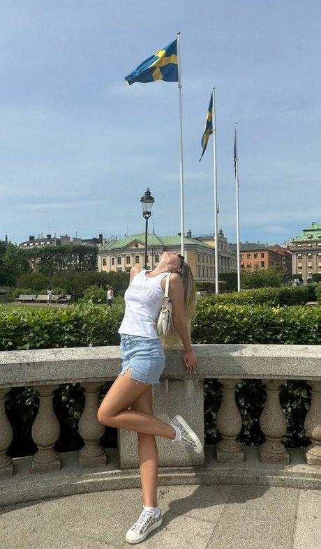 Polina Malinovskaya photo 561