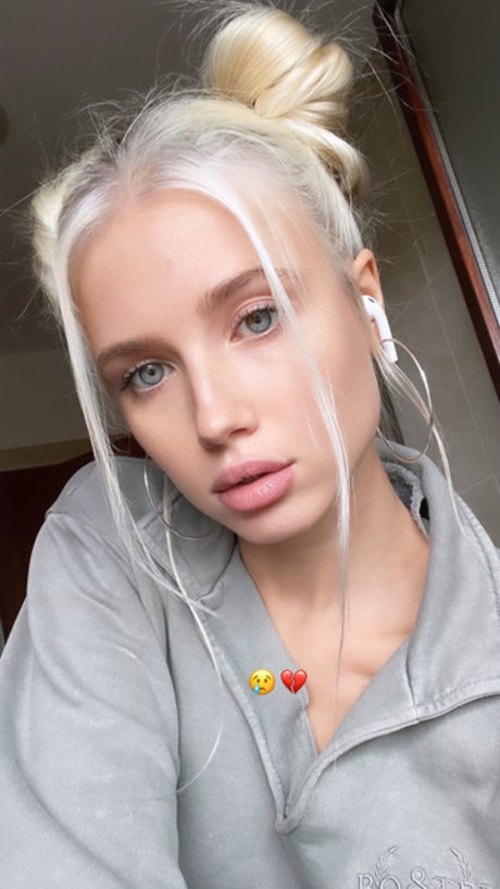 Polina Malinovskaya photo 710