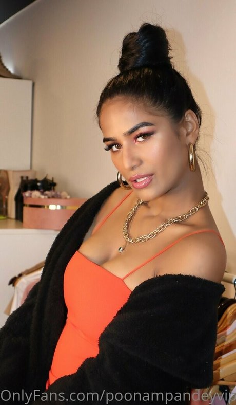 Poonam Pandey photo 83