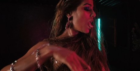 Poonam Pandey photo 128