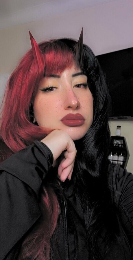 Poppycarmine photo 31
