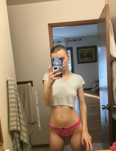 Poutyangel photo 100