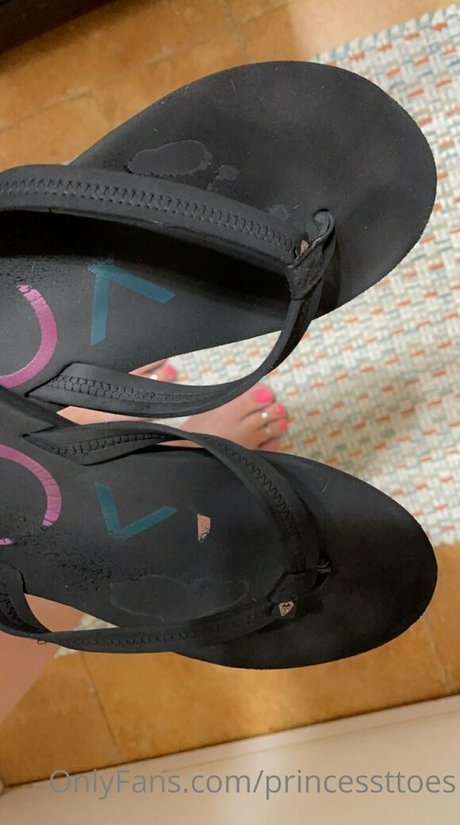 Princessttoes photo 5