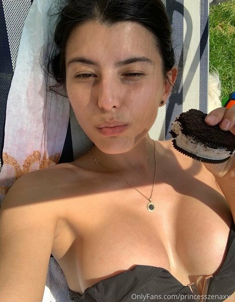 Princesszenaxxx photo 28