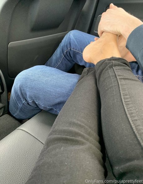 Pujaprettyfeet photo 33