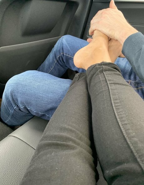 Pujaprettyfeet photo 41