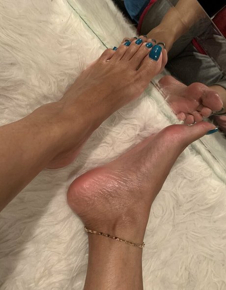 Pujaprettyfeet photo 49