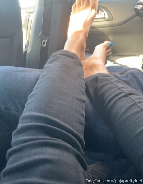Pujaprettyfeet photo 50