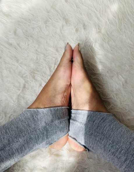 Pujaprettyfeet photo 64