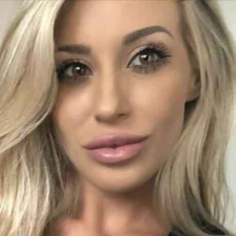 Queen Bambii photo 24