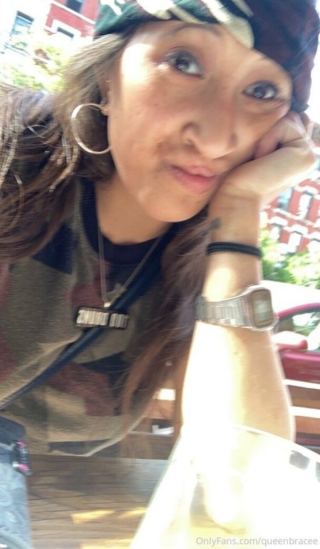 Queenbracee photo 17