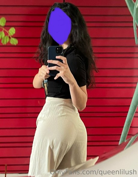 Queenlilush photo 25