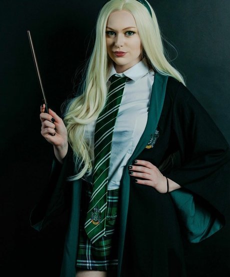 Queenofarkhamcity photo 4