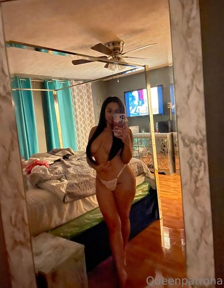 Queen Patrona photo 274