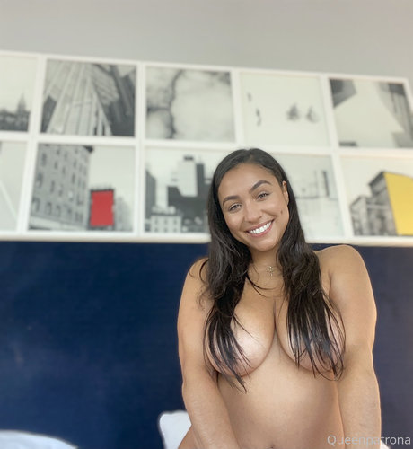 Queen Patrona photo 298