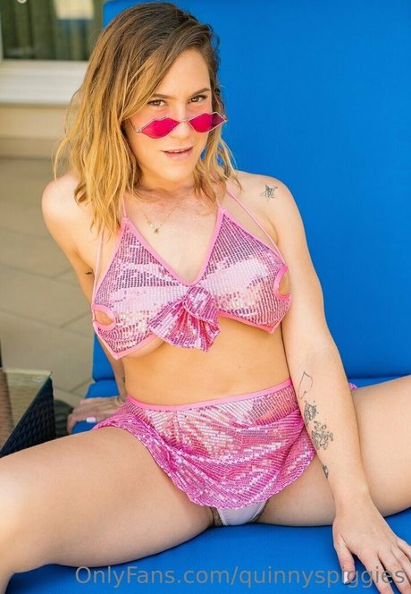 Quinnyspiggies photo 428