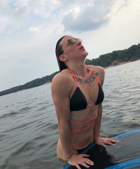 Rachel Alves photo 7