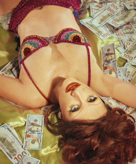 Rachel Anne Sennott photo 66