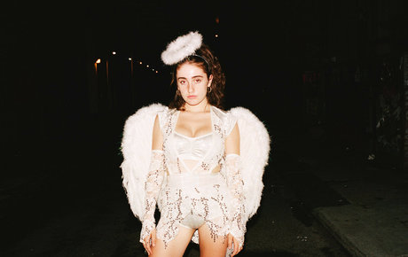 Rachel Anne Sennott photo 78
