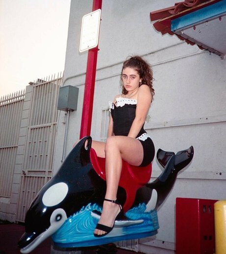 Rachel Anne Sennott photo 81