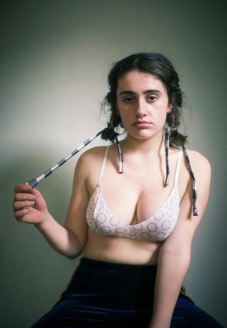 Rachel Anne Sennott photo 90