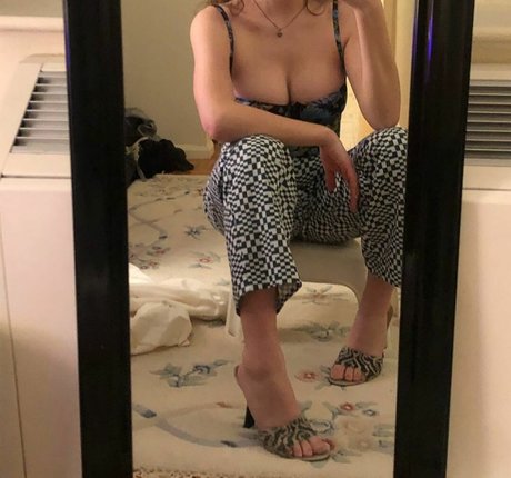 Rachel Anne Sennott photo 104