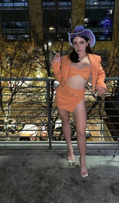 Rachel Anne Sennott photo 116