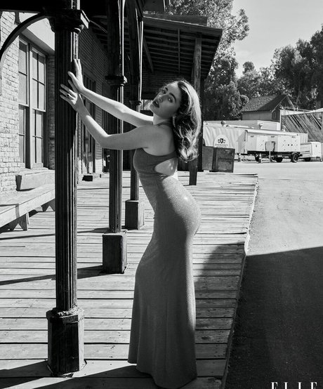Rachel Anne Sennott photo 197