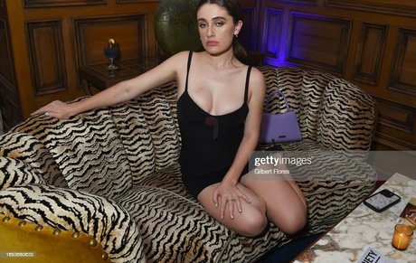Rachel Anne Sennott photo 273