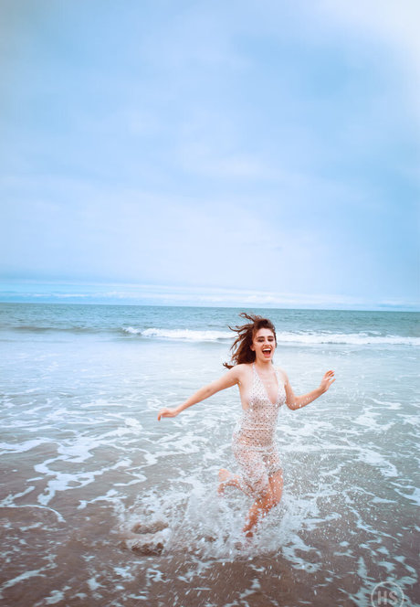 Rachel Anne Sennott photo 287