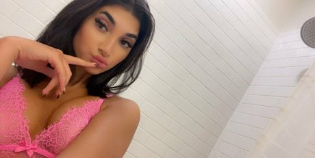 Rachel Robertson photo 28