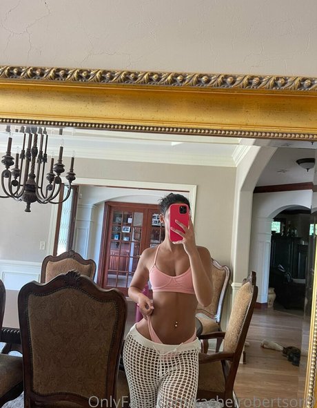 Rachel Robertson photo 30