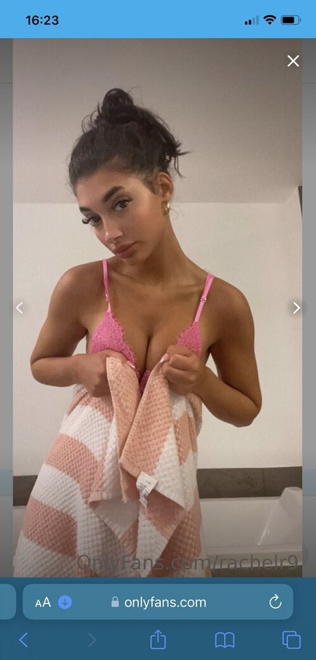 Rachel Robertson photo 33