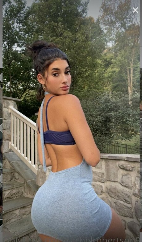 Rachel Robertson photo 36