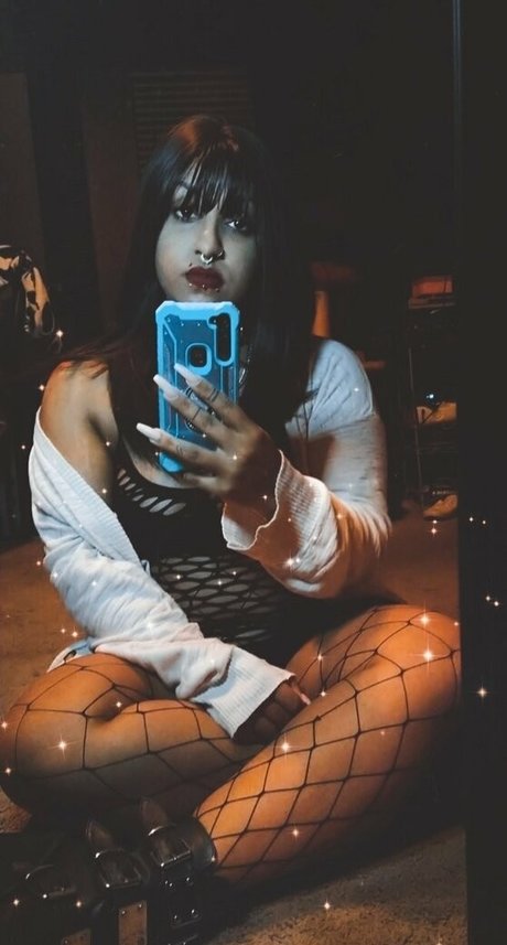 Raeraejiggles photo 32