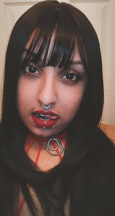 Raeraejiggles photo 33