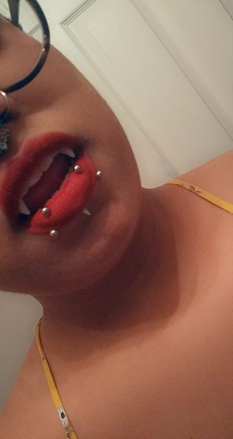 Raeraejiggles photo 44