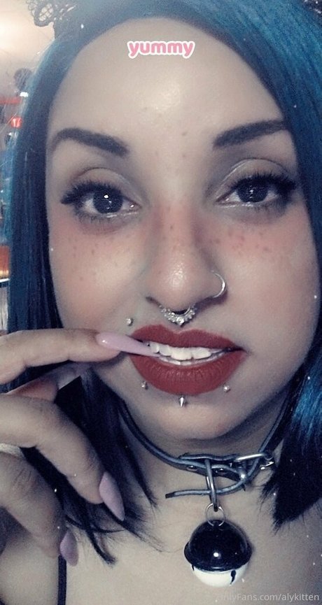 Raeraejiggles photo 57