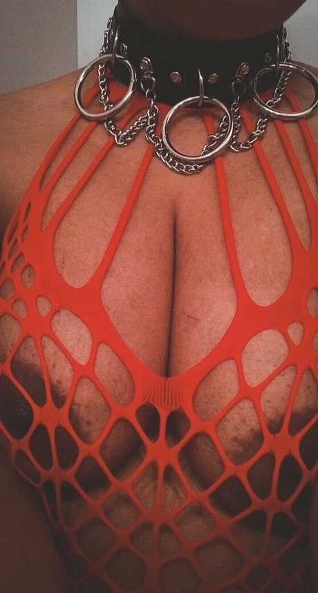 Raeraejiggles photo 60