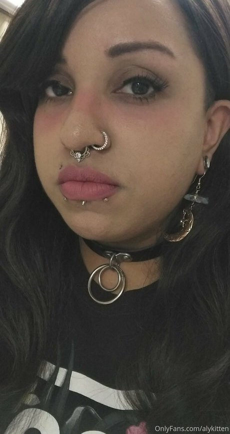 Raeraejiggles photo 63