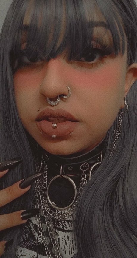 Raeraejiggles photo 71