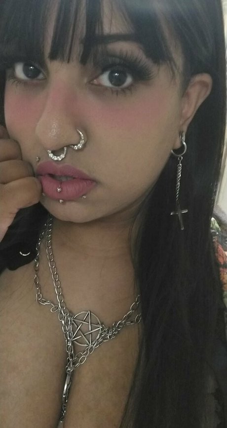 Raeraejiggles photo 77