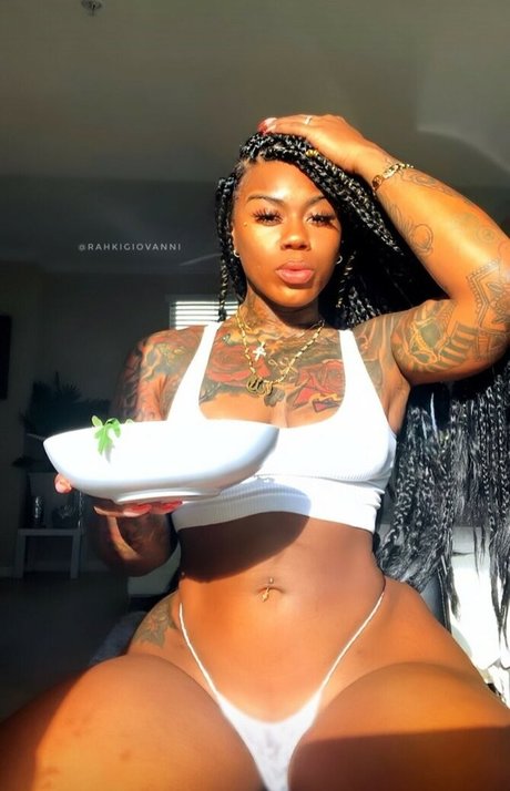 Rahki Giovanni photo 17